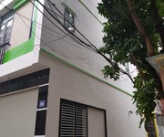 Chính chủ bán nhà đường 800a cầu giấy 48m  4 tầng lô góc 3 mặt thoáng ô tô 7 chỗ vào nhà kinh doanh