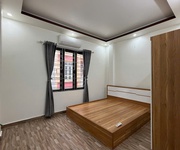 3 Cho thuê nhà Văn Cao, DT: 45m2, 3 p.ngủ full đồ.