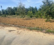 Em có đất thổ cư, kế bên quốc lộ 55 ở Bảo Lộc Có sẵn vườn sầu thái và bơ