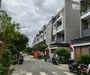 Kẹt bán gấp lô đất 5x24m   ngay bờ kè tham lương, q.12 vị trí vip