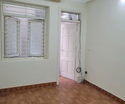 3 Cho thuê nhà ngõ 18 định công thượng, 30m  x 5 tầng,  11 triệu/tháng
