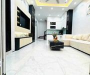 2 Bán nhà đông ngạc 42m2, 5 tầng đẹp, ngõ rộng ô tô tránh, giá 6.8 tỷ