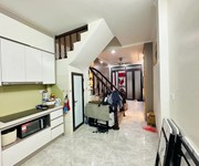 Bán nhà ngõ thịnh hào2. 25m2. 5 tầng. mặt tiền 3.2m. giá 8.35 tỷ đống đa hà nội
