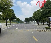 Nhà liền kề hoa hồng 1   vinhomes - view trực diện mặt hồ và khu biệt thự đơn lập