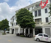 2 Nhà liền kề hoa hồng 1   vinhomes - view trực diện mặt hồ và khu biệt thự đơn lập