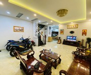 Bán nhà 2 tầng, 3pn, hxh đường số 4, trường thọ, thủ đức. dt 160m2, shr, giá 9,05 tỷ.