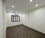 8 Bán 69m2 nhà 4 tầng, thang máy, 5PN sát chợ Diêm Gỗ, Việt Hưng. Chỗ đỗ xe miễn phí