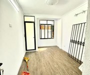 Bán nhà ngõ thịnh hào 1 20/23m2. 4 tầng. mặt tiền 3.2m. giá 6.86 tỷ đống đa hà nội