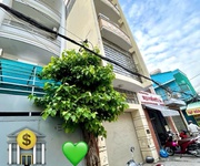 Bán chdv ngay đường nguyễn tất thành- nằm giữa đoạn đường qua q7 và q1 gần trường đại học luật- qua