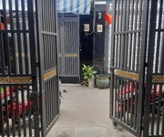 3 Sốc   chủ nhà cần tiền bán gấp về quê  nhà 1 trệt 1 lầu, 2pn, hẻm ô tô thông ngay sát chợ bình
