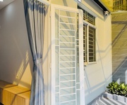4 Nhà 1 trệt 1 lầu thiết kế hiện đại, có sân trước và giếng trời sau, thoáng sáng cả ngày 4 Nhà 1 trệt 1 lầu thiết kế hiện đại, có sân trước và giếng trời sau, thoáng sáng cả ngày