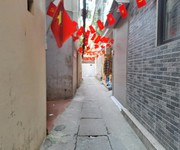 Bán nhà ngõ gốc đề 27m2. 3 tầng. mặt tiền 3.5m. giá 6.8 tỷ hai bà trưng hà nội