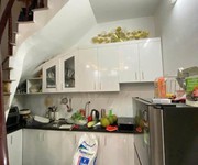 1 Cô hoà sống một mình trong căn nhà tân mai rộng quá, giờ muốn bán để chuyển về ở cùng con gái.  dt