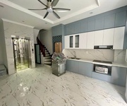 Cho thuê nhà nguyên căn có thang máy, 35m  x 6 tầng, 5pn, 17 triệu/tháng Cho thuê nhà nguyên căn có thang máy, 35m  x 6 tầng, 5pn, 17 triệu/tháng