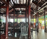 4  không thể tin nổi   mặt tiền chợ bình chánh chỉ hơn 9 tỷ : biệt thự nhà gỗ sân vườn  độc nhất vô