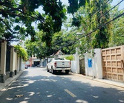 Cần bán gấp  khuôn đất đường số 43, thảo điền, q2