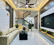 Bán nhà nguyễn văn cừ long biên, dân xây, oto,ngõ thông,42m nhỉnh 8 tỷ