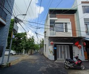 Bán nhà 2 mặt kiệt ô tô thảm nhựa, nhà 2,5 tầng kiệt tôn đức thắng