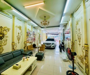 Bán nhà mặt tiền đường huỳnh tấn phát quận 7, 4 lầu 110m2 chỉ 18 tỷ