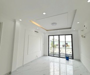 Ôto trong nhà mới 2 lầu  sân thượng mặt tiền đường nhựa 8m phạm thế hiển p6q8