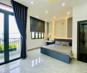 Căn hộ dịch vụ 5 tầng có hầm và thang máy, đường tô hiến thành, quận 10, 94.5m    giá 18.5 tỷ.