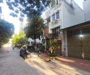 Vạn phúc hà đông ô tô đỗ cửa giá sốc.