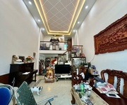 1 Bán gấp nhà hẻm phạm văn bạch, tân bình,dt4,2 x 15m, 2 tầng, 2pn,2wc.