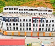 1 Bán liền kề tại trung tâm tx sa pa, cách sun palaza 900m sổ đỏ lâu dài giá 5,75 tỷ  cả đất   nhà