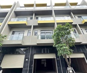 Bán nhà phố mặt tiền đường thống nhất   trung tâm tp dĩ an, bình dương