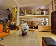 BIỆT THỰ NHÀ VƯỜN   ngang 8m dài 20m 5 tầng Sân vườn Đường 12m View Sông. Thủ Đức