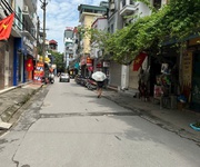 1 Bác nào đang cần nhà mới ở ngay - dt42m2 - 5 tầng - giá 7,4 tỷ - thụy phương - bắc từ liêm  - ô tô