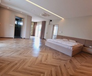 Biệt thự đẹp ngọc thụy   313m    mt 14m   4 tầng   giá 47.5 tỷ    vị trí cực đẹp: ngõ ô tô