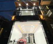 Nhà đẹp đối diện bv tâm anh, full nội thất, thang máy, oto 7 chỗ thông, đối diện tâm anh