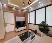 1 Tập thể chùa láng dt 100m giá 4,5 tỷ,ô tô đỗ chân tòa,lô góc,3 mặt thoáng,ngõ thông