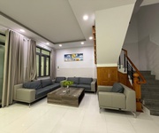 Nhà 3 tầng đẹp gần biển trần quang diệu   full nội thất cao cấp, chỉ 60tr/m