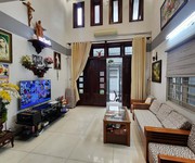 3 Nhà hxh đường huỳnh văn bánh phường 13 phú nhuận cũ. 3 Nhà hxh đường huỳnh văn bánh phường 13 phú nhuận cũ.