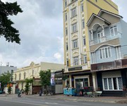 Bán khách sạn ngay big c go dĩ an   bình dương -124m   6.2m x 20m    dt : 120tr/th   giá 16 tỷ