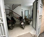 Em cần bán căn nhà dòng tiền   tại , đường nguyễn xiển,hoàng mai, hà nội