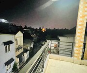 7 Cho thuê nhà 1T2L góc 2MT hẻm xe hơi gần Phạm Văn Đồng P. Linh Tây Thủ Đức. Có 2pn 2wc giá 7tr.