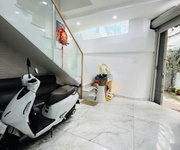 Nhà bán trung tâm p2 quận 10   nguyễn chí thanh   3 tầng   ngang 4.3m   giá 6.78 tỷ