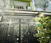 Hẻm xe hơi   sát mặt tiền   sẵn dòng t.iền   84m nở hậu   3 tầng   5pn chỉ 7.x