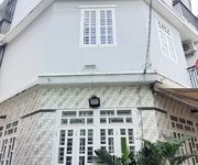 Hiếm- căn góc 2 mặt tiền hẻm xe hơi q2 giá rẻ