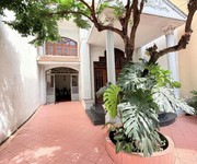 Bán đất tặng luôn căn biệt thự kiểu pháp gần sân bay cạnh mặt tiền và công viên hoàng văn thụ,