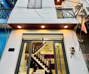 Nhà đẹp thạnh lộc 15, 3 lầu 4 phòng ngủ, giá rất yêu thương