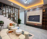 Quanh 11 tỷ sõ hữu nhà 48m2, 5t phố ngọc lâm, full nội thất, ô tô đỗ cạnh nhà