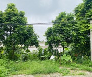 1 Đất ngọc thuỵ 102m, lô góc, oto tránh, view sông giá chỉ nhỉnh 8 tỷ còn tl. 1 Đất ngọc thuỵ 102m, lô góc, oto tránh, view sông giá chỉ nhỉnh 8 tỷ còn tl.