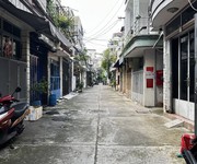 Nhà hxh đường cách mạng tháng 8 quận tân bình phường 7 cũ.