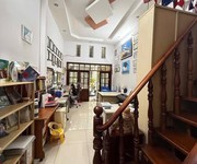 Nhà đường hoàng văn thụ phường 4 tân bình  cũ.