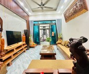 Bán nhà giáp bát 6 tầng thang máy long lanh VF3 đỗ cửa hoàng mai