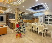 Biệt thự xịn giáp q10   sát cmt8   74m    nở hậu   full nội thất - giá 12.48 tỷ.